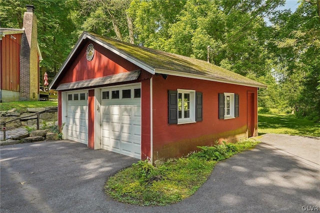 view of detached garage