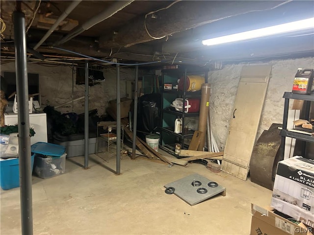 basement featuring independent washer and dryer