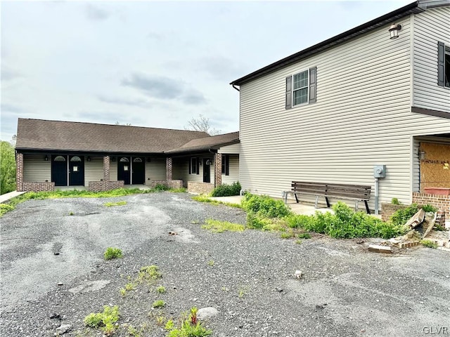 view of front of property