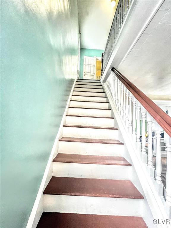 55 S Walnut St, Lansford Borough, PA 18232 - view of stairs