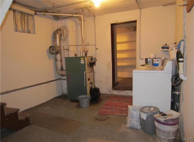 basement with washer / clothes dryer