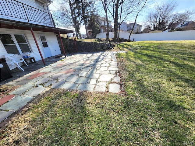 view of yard with a patio area