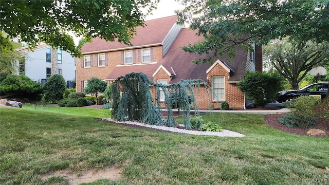 view of front of house with a front yard