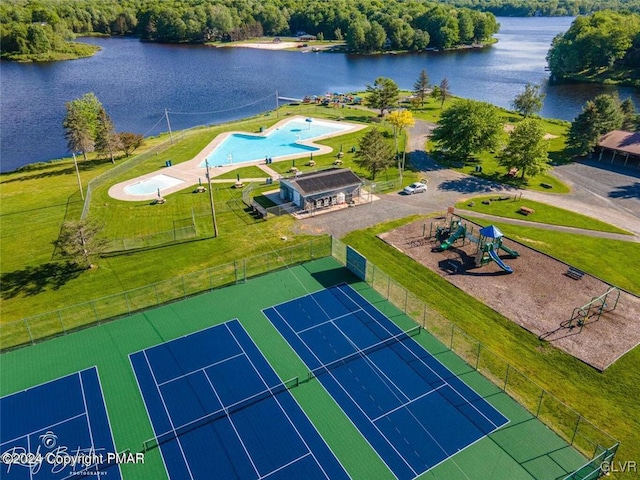 bird's eye view with a water view