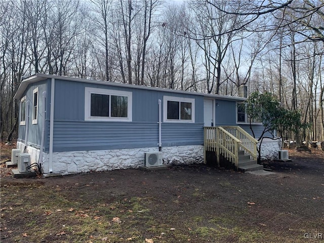 manufactured / mobile home featuring central air condition unit