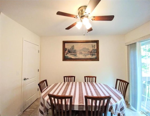 dining area with ceiling fan