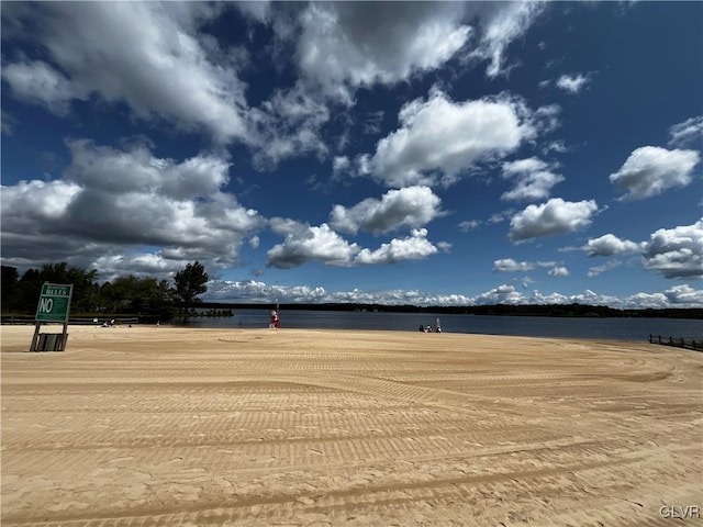 view of property's community featuring a water view