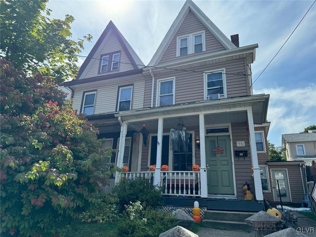 view of front of house with a porch