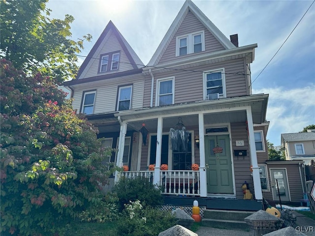 view of front of house with a porch