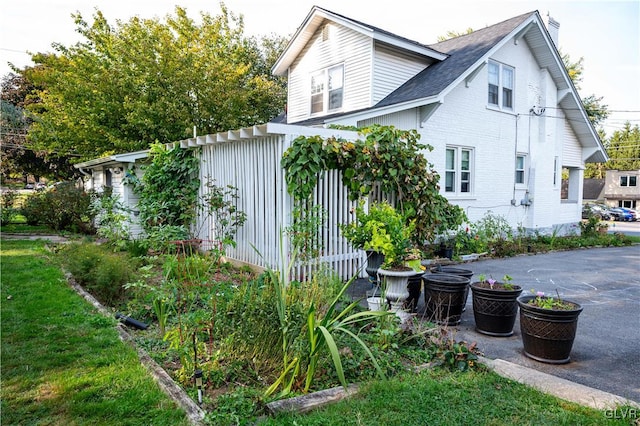 view of side of property