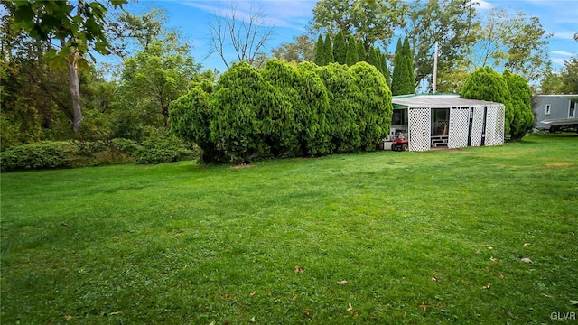 898 Browntown Rd, Plainfield Twp, PA 18064 - view of grassy yard