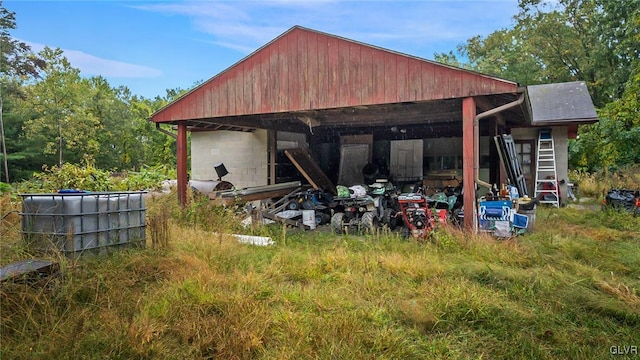 898 Browntown Rd, Plainfield Twp, PA 18064 - back of property featuring an outbuilding and a pole building