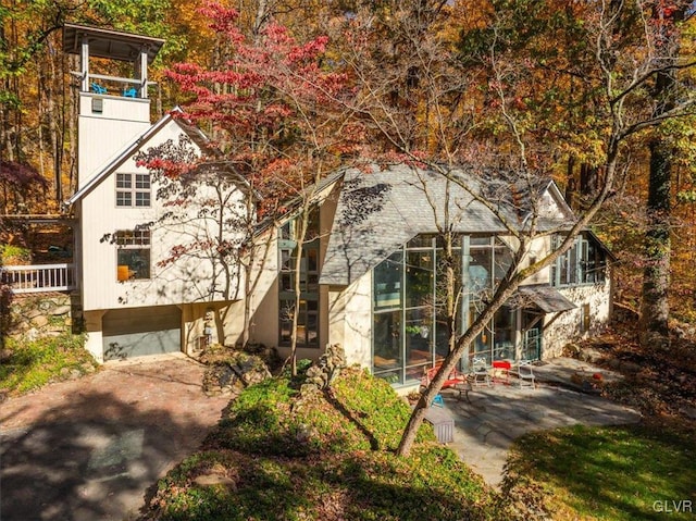 view of front of house with a garage