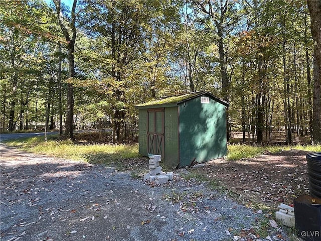 view of outbuilding