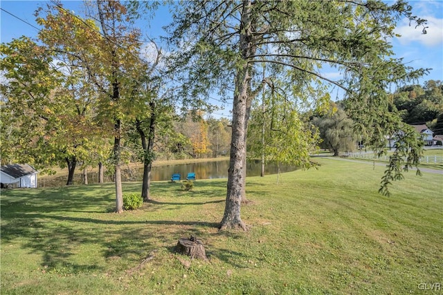 view of yard featuring a water view