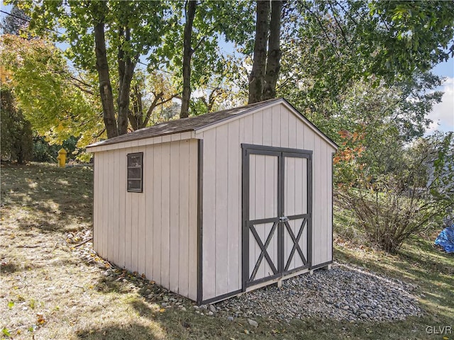 view of outbuilding