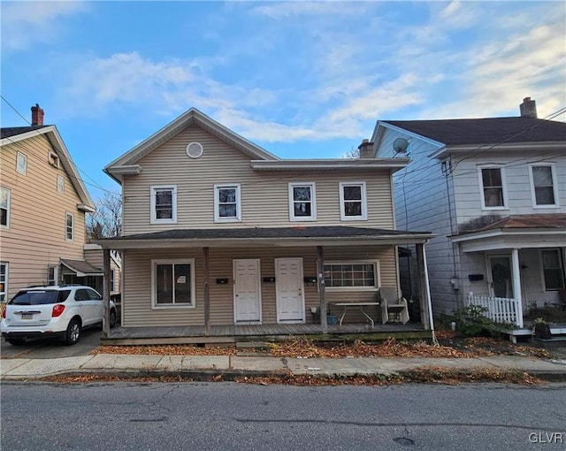 view of front property