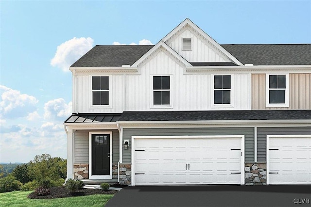 view of front facade featuring a garage