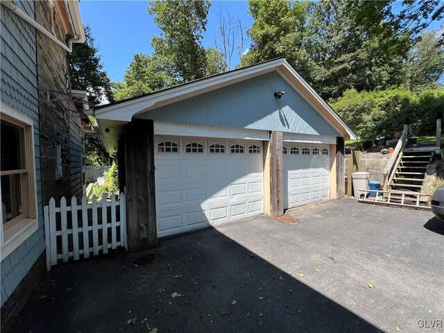 1321 Main St, Chapman, PA 18014 - detached garage with fence