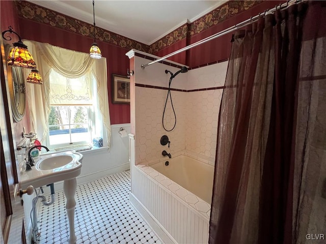 full bath with shower / bath combination with curtain