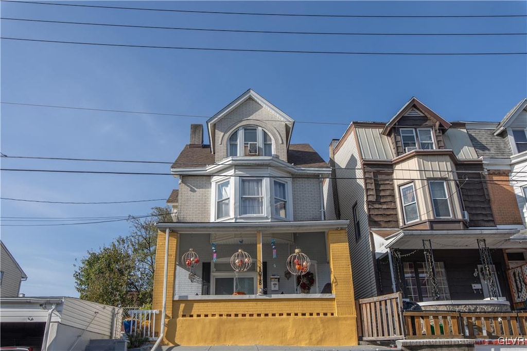 view of front facade featuring a porch