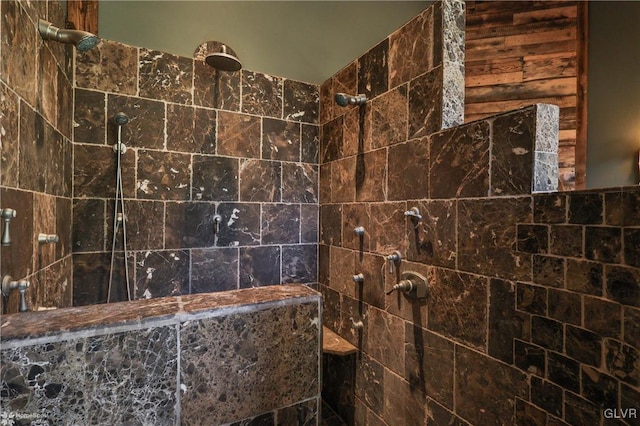 bathroom featuring tiled shower