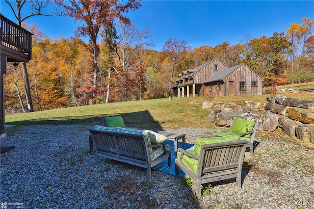 view of yard with an outdoor hangout area