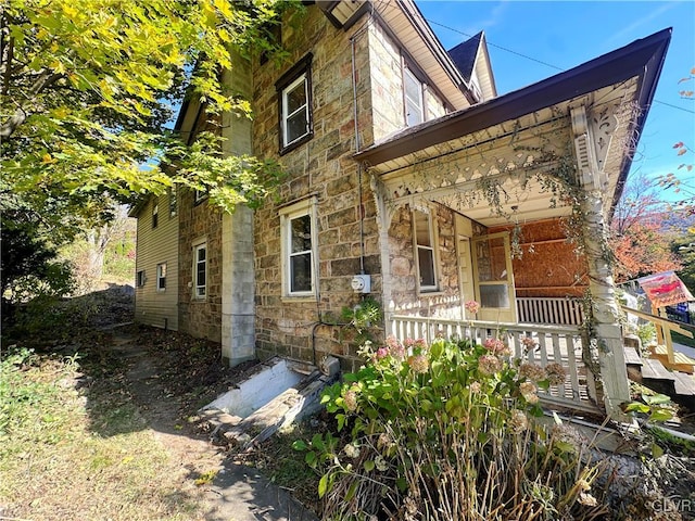 view of front facade with covered porch