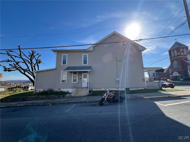 view of front of property