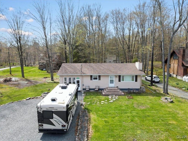 view of front of house featuring a front yard