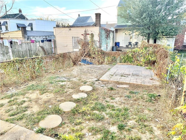 view of yard featuring a patio