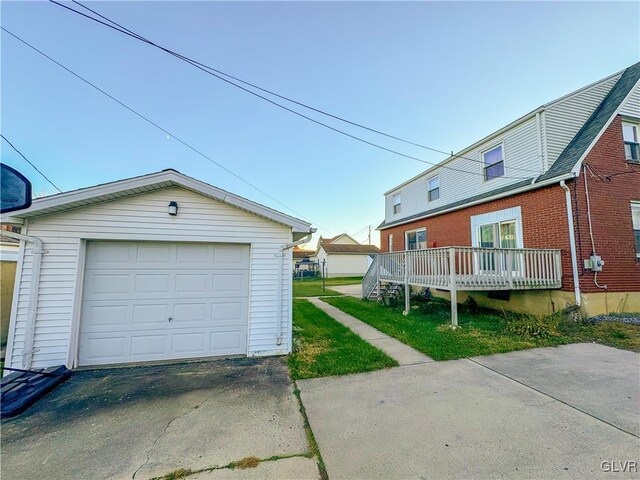 detached garage with driveway