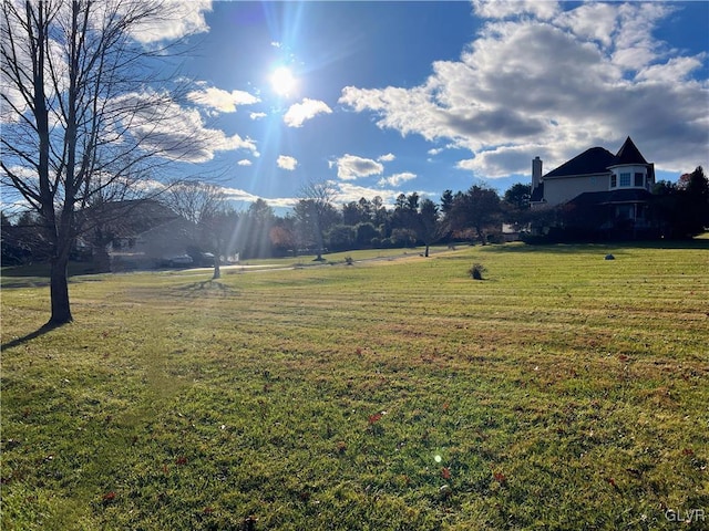 view of yard featuring a rural view