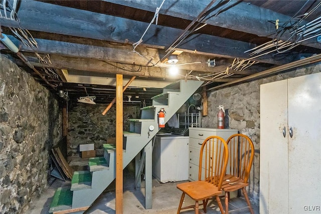 basement featuring washer / clothes dryer