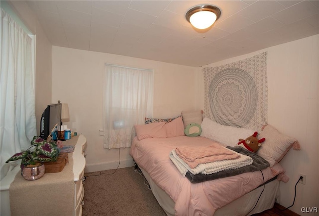 bedroom with carpet flooring