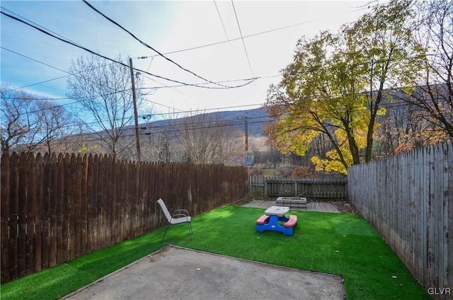 view of yard with a patio area