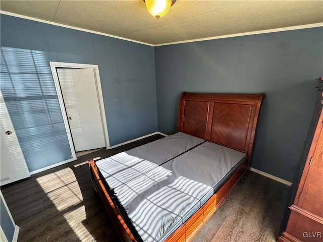 bedroom with dark hardwood / wood-style flooring, ornamental molding, a textured ceiling, and a closet