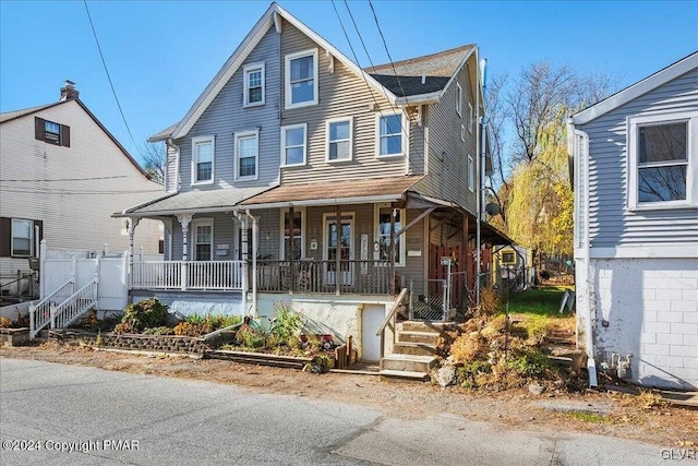 view of front of house featuring a porch