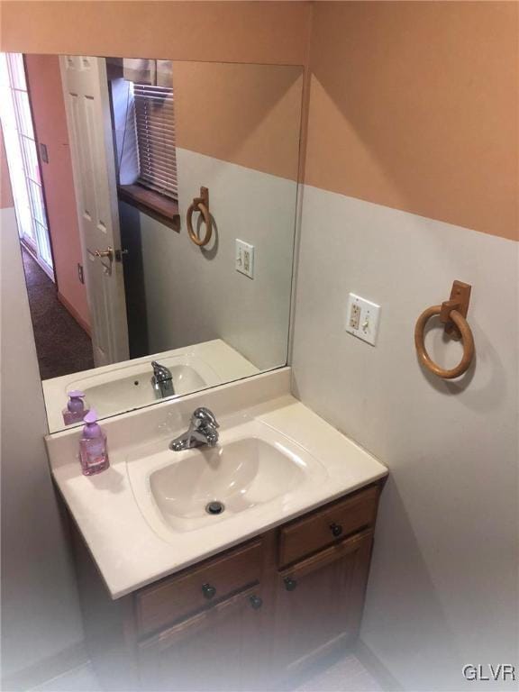 bathroom with vanity