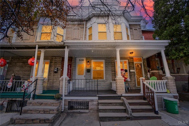 view of front facade with a porch