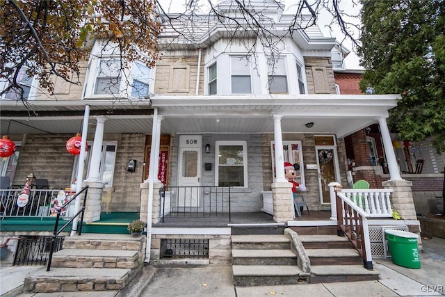 view of front of house featuring a porch