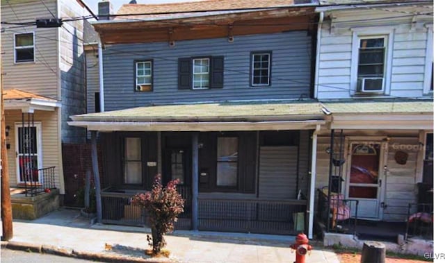 view of front of home featuring a porch