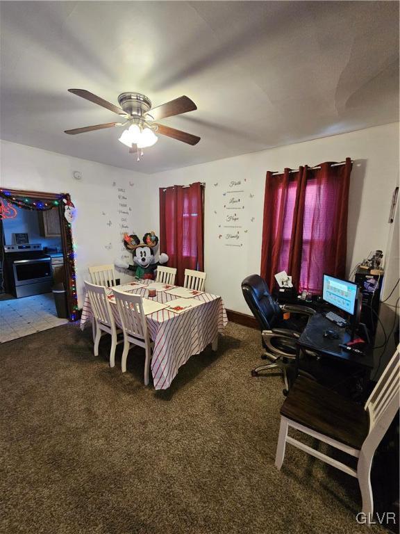 bedroom featuring carpet flooring and ceiling fan