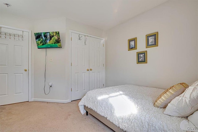 view of carpeted bedroom