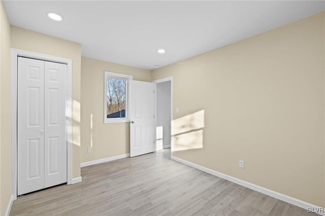 410 Sunset Forest Dr, Pike, PA 18428 - entryway featuring light wood-style flooring, baseboards, and recessed lighting