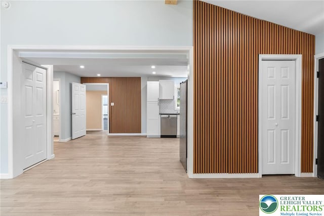 410 Sunset Forest Dr, Pike, PA 18428 - hall featuring light wood-type flooring, recessed lighting, baseboards, and lofted ceiling