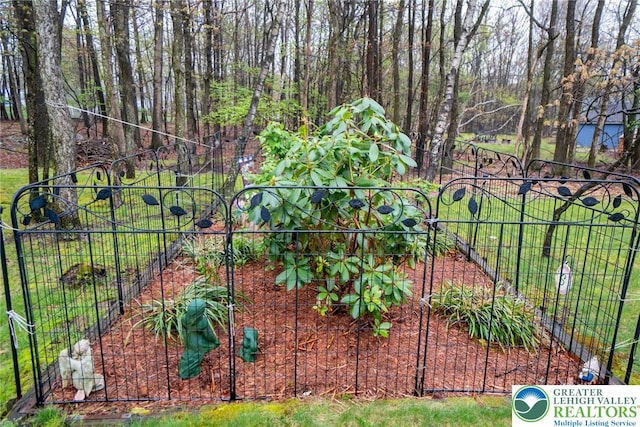 gate featuring fence