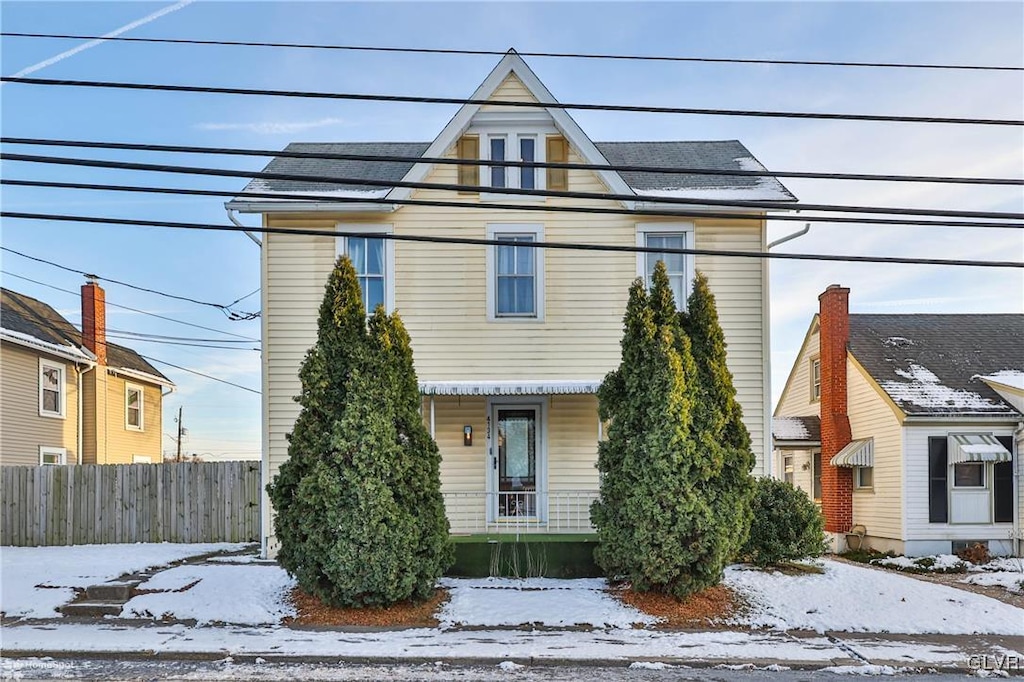 view of front of house