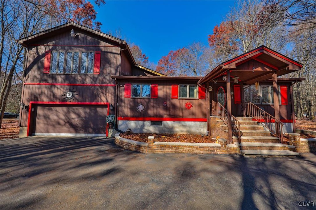 view of front facade with a garage