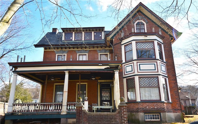 view of front of home featuring a porch